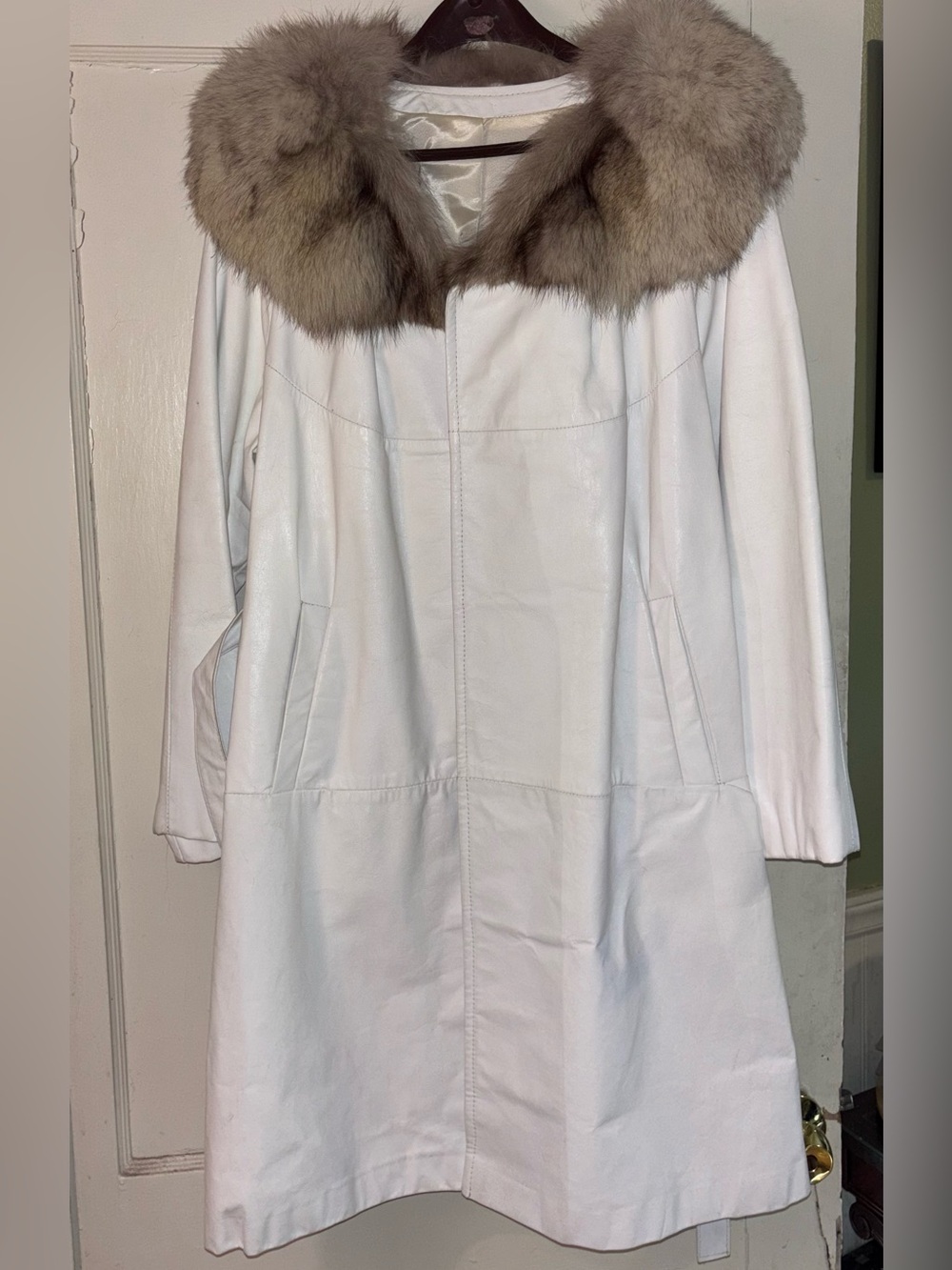 VTG early 70s Custom NY White Leather & Genuine Blue Fox Fur Coat